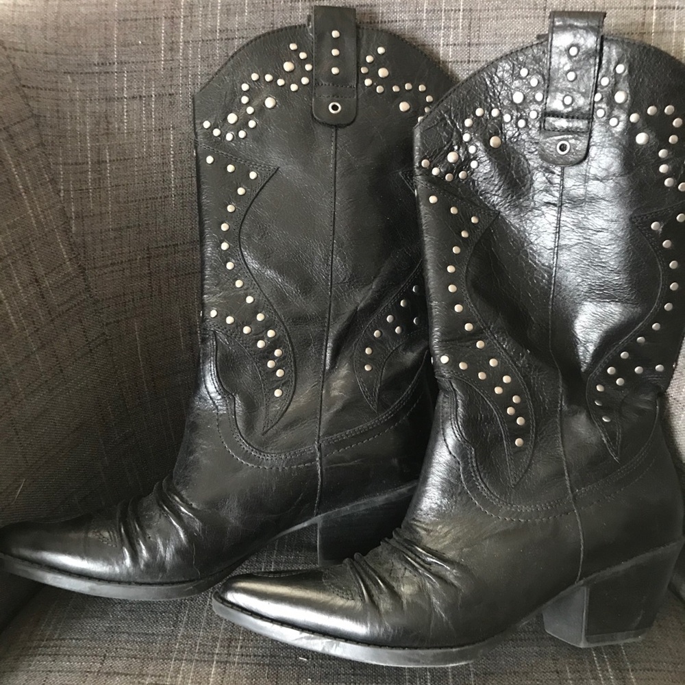 Reba black leather cowboy boots.   Size 7 1/2